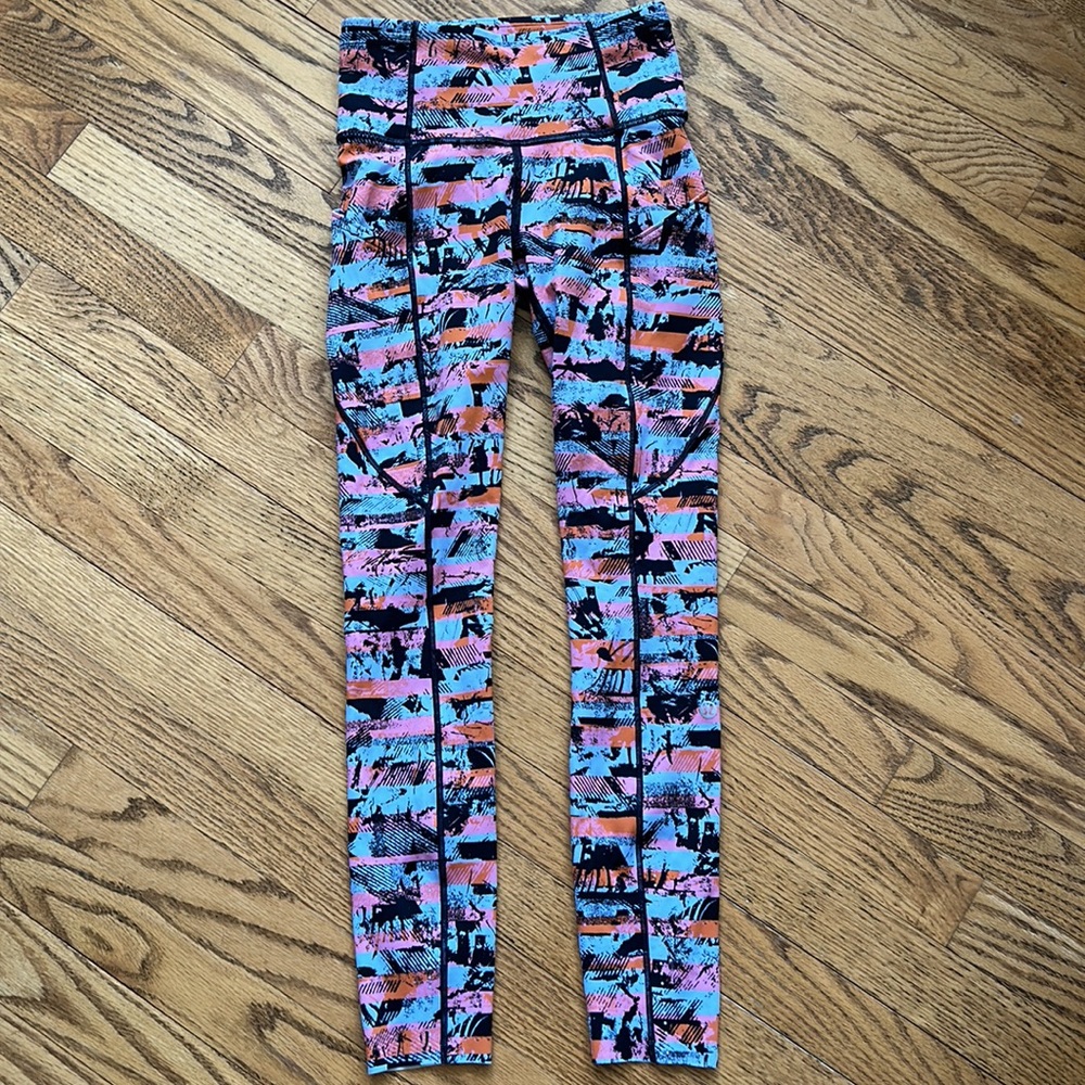 Lululemon leggings - Picture 5 of 6
